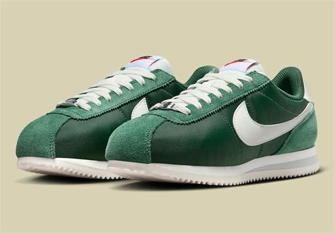 nike cortez blau damen|Nike Cortez shoes green.